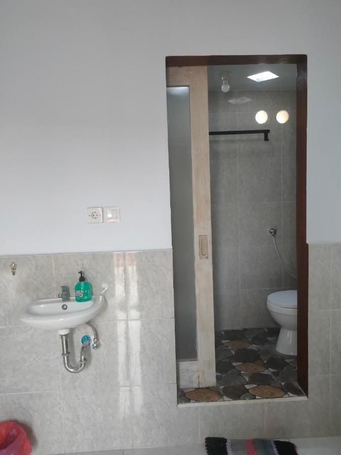 Roy Guest House Canggu Zimmer foto